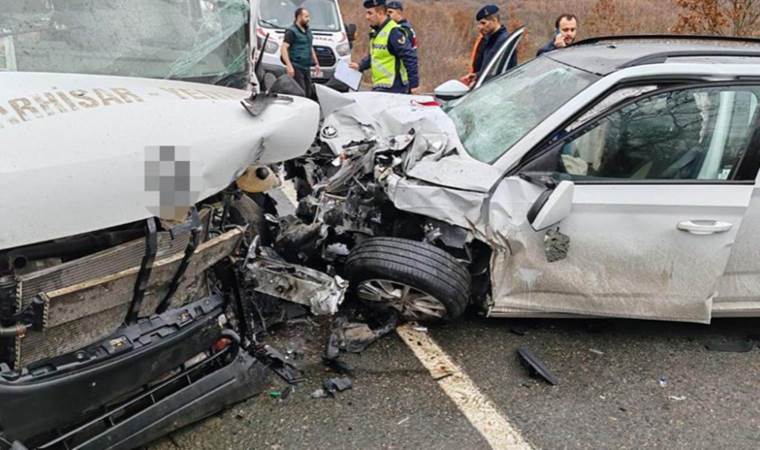 Kırklareli’de minibüs ile otomobilin çarpıştığı kazada 9 kişi yaralandı