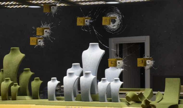 Sarıyer’de kuyumcu dükkanına silahlı saldırı