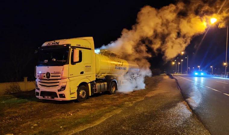 Kimyasal madde yüklü tankerde sızıntı! Ekipler alarma geçti...