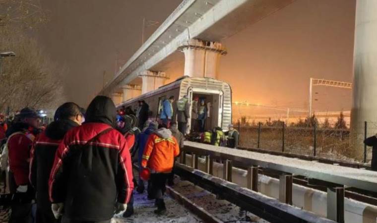 Çin'de iki metro treni çarpıştı: Yüzlerce yaralı var!