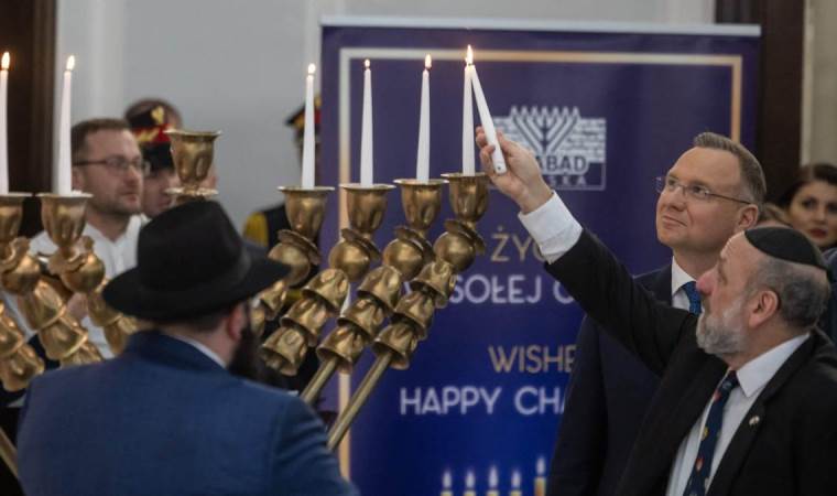 Polonya'da İsrail bayrağı yakıldı