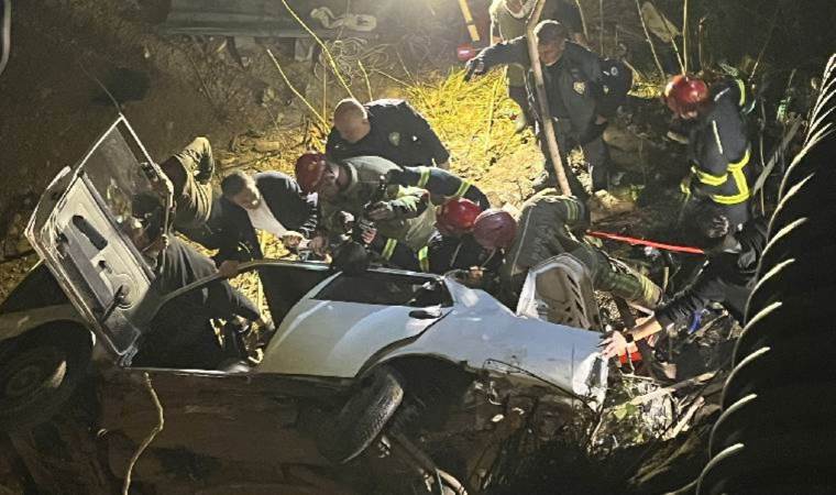 Otomobil 7 metreden Nilüfer Çayı'na uçtu... 4 yaralı!