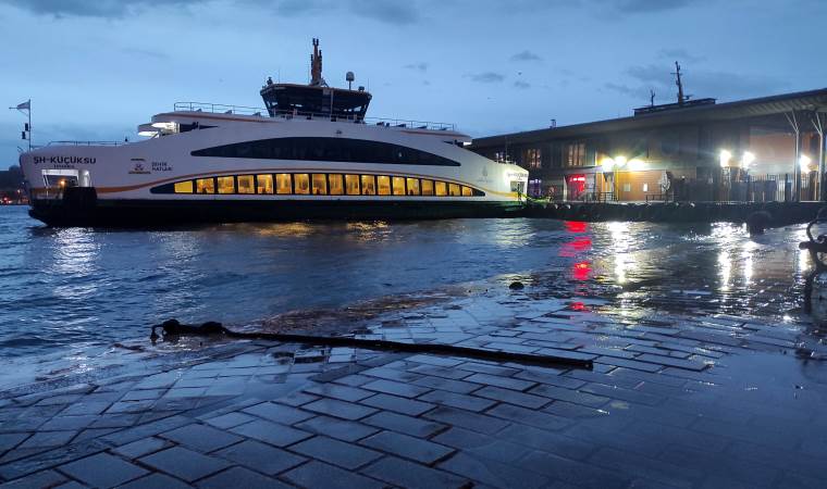 İstanbul'da deniz ulaşımına hava muhalefeti engeli