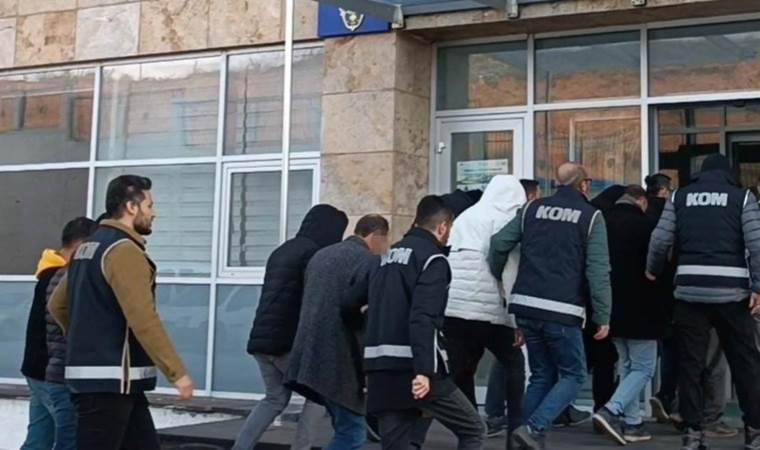 Sahte kimlikle sınava giren 21 şüpheli gözaltına alındı