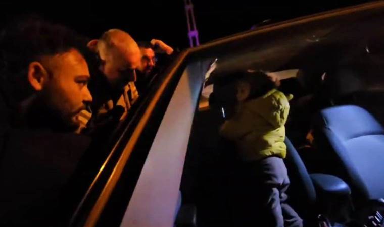 Otomobilde kilitli kalan 2 yaşındaki Aras için herkes seferber oldu!