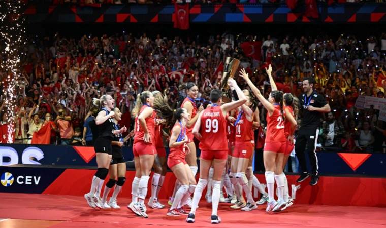 Cumhuriyet'in 100. yılında voleybola Türk damgası!