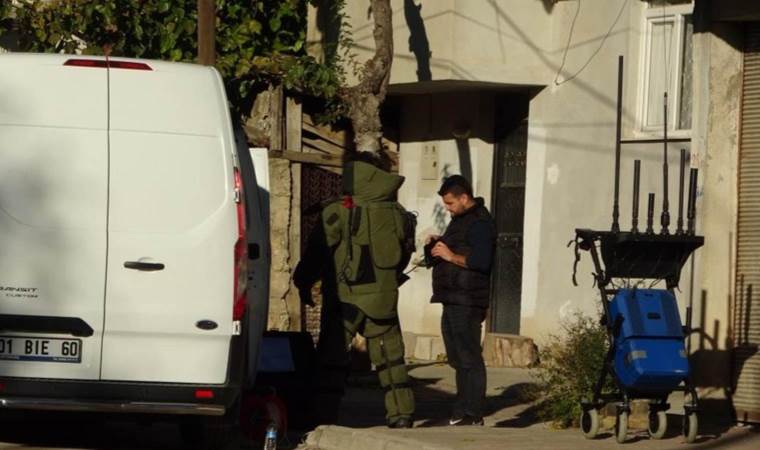 'Üzerimde bomba düzeneği var' diyerek kuyumcuyu soymaya kalktı