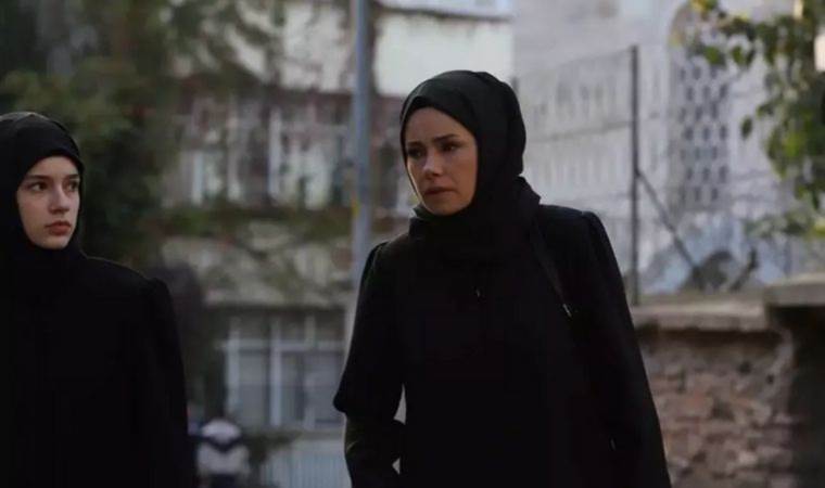 Kızıl Goncalar'da Zeynep ve Mira kardeş mi? Beste ailesi terk mi etti? İşte ilk bölüm geldi...