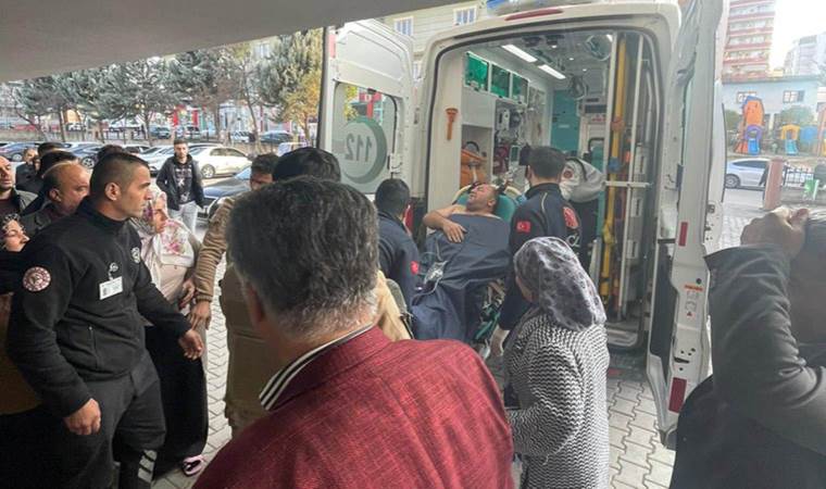 Siirt'te iki grup arasında bıçaklı kavga: 1 ağır yaralı