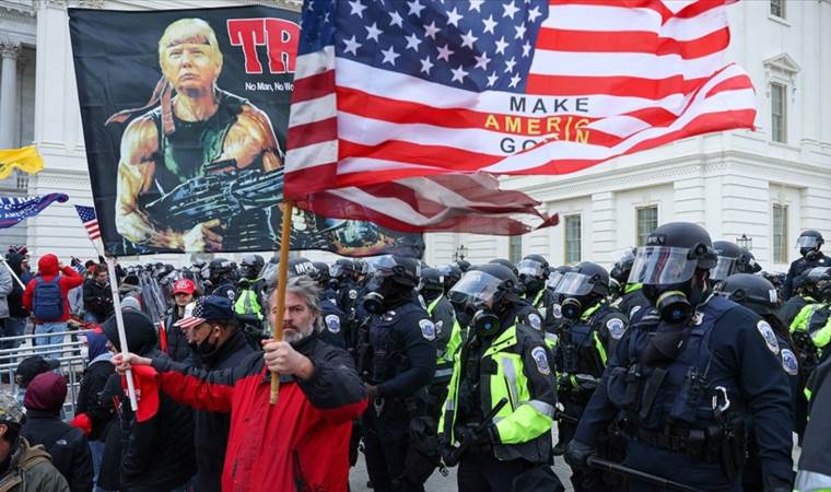 Trump'ın yargılanmasının önü açıldı