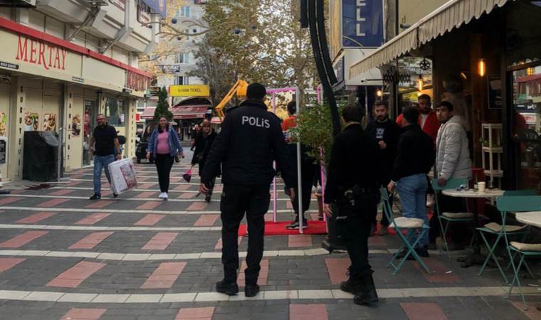 'Çakmağım yok' cevabına karşı havaya 2 el ateş etti