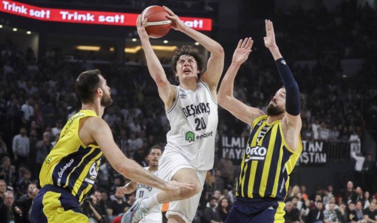 Nefesleri kesen derbide Beşiktaş Emlakjet, Fenerbahçe Beko'yu devirdi!