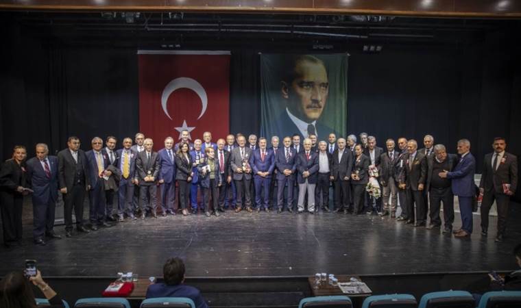 Spora emek verenler Konak’ta ödüllendirildi