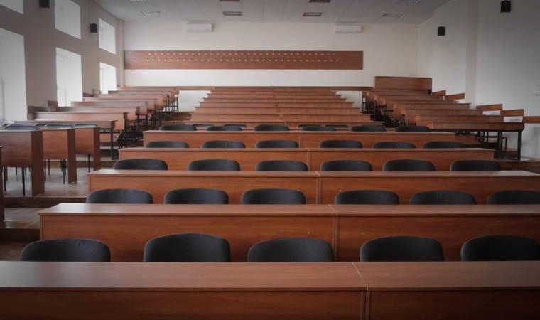 Üniversite sınavında 'zil' krizi: Öğrenciler dava açtı