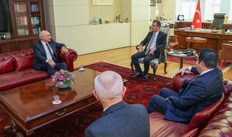 Saadet Partisi heyetinden Özgür Özel'e teşekkür ziyareti