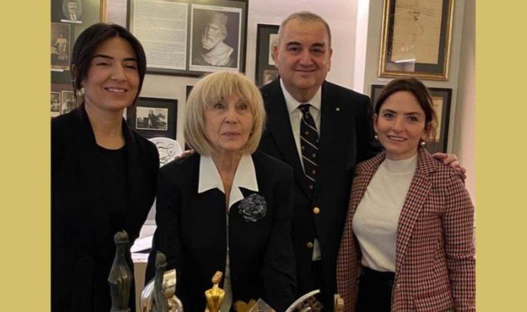Ayşe Kulin, bütün edebi eserlerini TED İstanbul Koleji Vakfı'na emanet etti