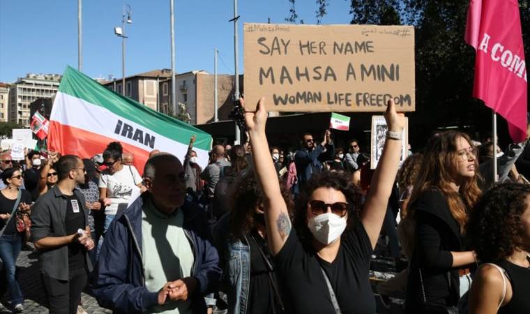 'Çok gizli belgeler' ortaya çıktı: İranlı kadınlar mobil mahkemelerde yargılanabilir