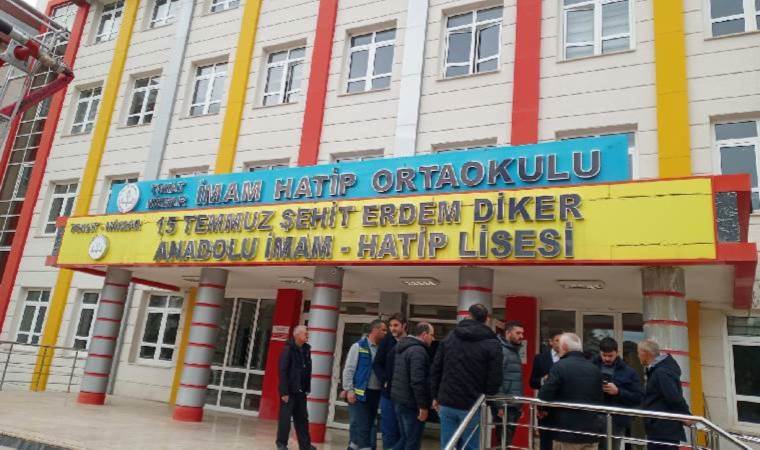 Okul binasında korkutan yangın... Öğrenciler tahliye edildi!