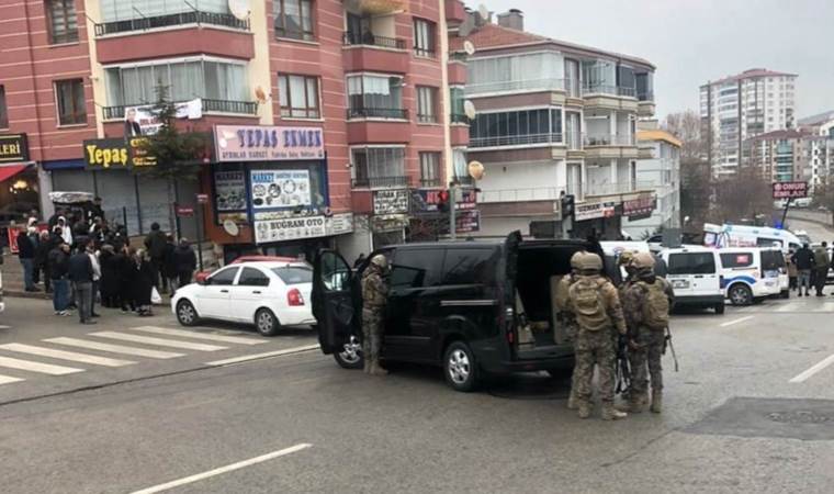 Önce havaya ateş açtı sonra intihar etti