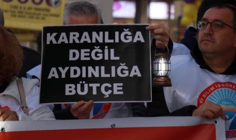 Eğitim-İş'ten 'kalıcı yaz saati' uygulamasına gemici fenerleriyle protesto