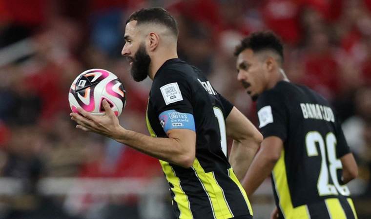 Benzema ve Kante'ye kendi evinde şok!