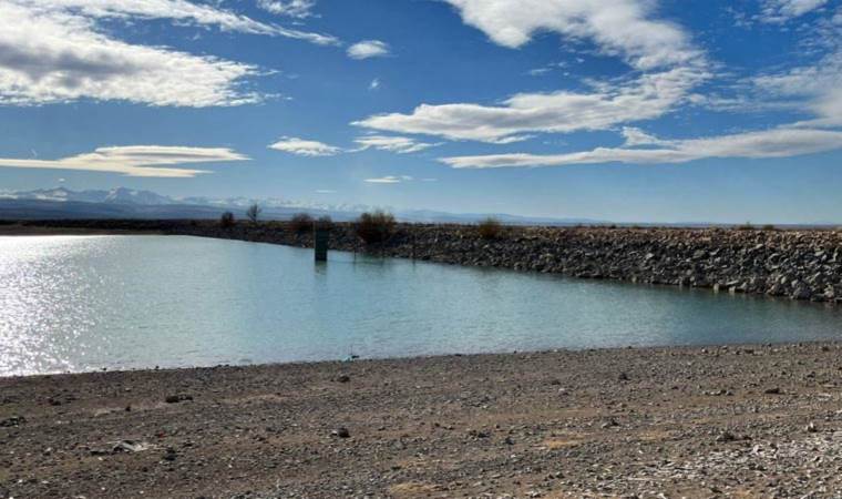 Boş arazide erkek cesedi bulundu