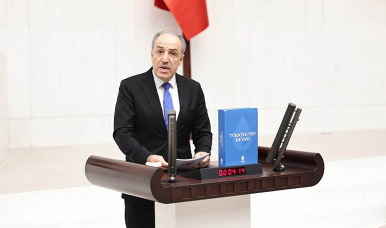 Mustafa Yeneroğlu: Lütfi Elvan'ı azarlarken de alkışlanıyordu, Mehmet Şimşek'i desteklerken de...