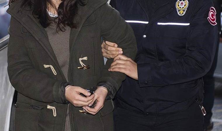 Sosyal medyada uyuşturucu kullanınca yakayı ele verdi