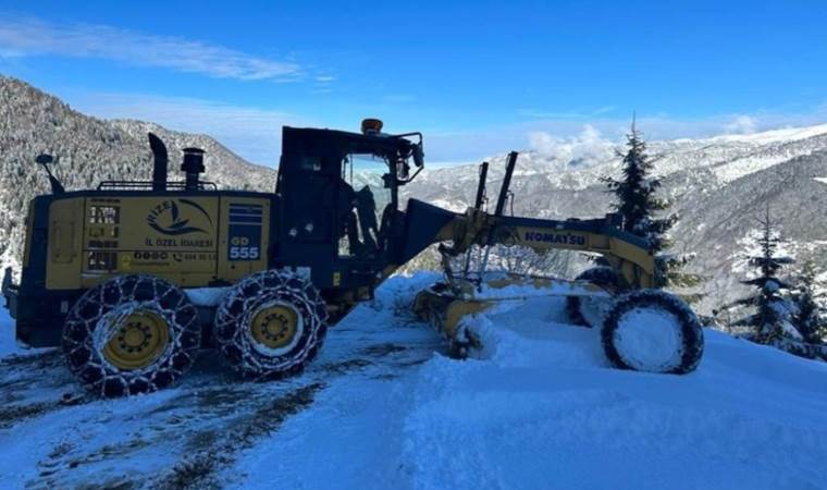 Doğu Karadeniz'de kar yağışı nedeniyle 367 köy yolu ulaşıma kapandı