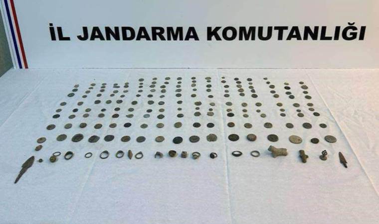 Tarihi eser operasyonu: Asurlara ait sikke ve malzemeler ele geçirildi