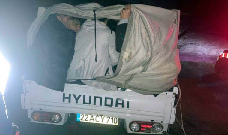 Çanakkale'de kamyonette 31 kaçak göçmen yakalandı