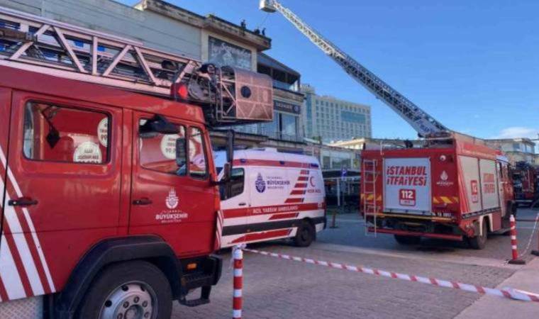 Son dakika... Pendik’te AVM’nin restoranında çıkan yangın söndürüldü