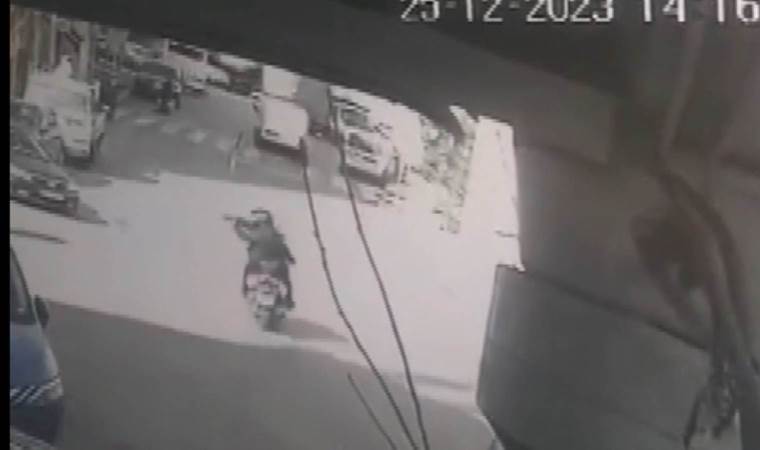 Kağıthane'de motosikletli saldırgan dehşeti: Kurşun yağdırdı!