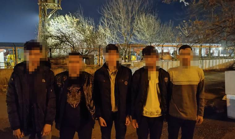 TIR'dan kaçak göçmenler çıktı: 1 tutuklama