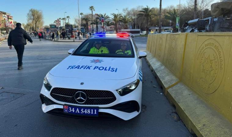 Polise verilen lüks araçlar İstanbul'da sergileniyor
