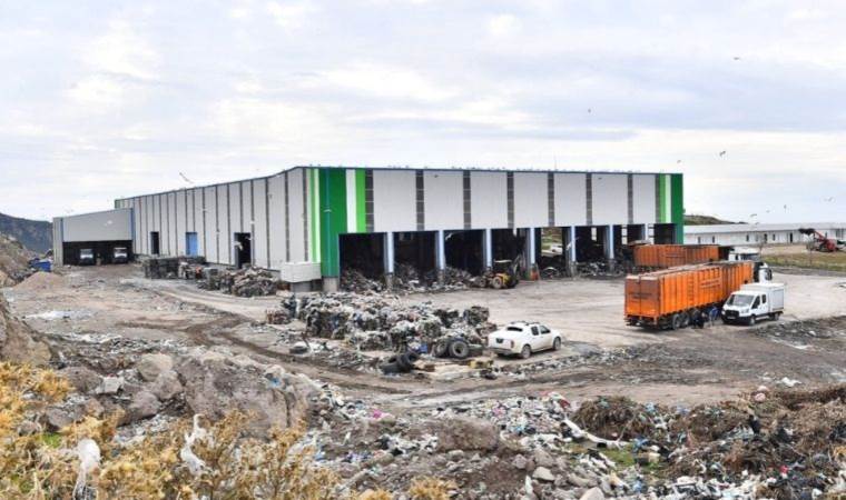 İzmir’in çöpünden hem elektrik hem de yakıt elde ediliyor