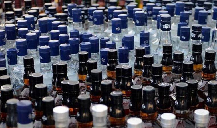 İstanbul'da 5 bin 750 litre sahte alkol ele geçirdi