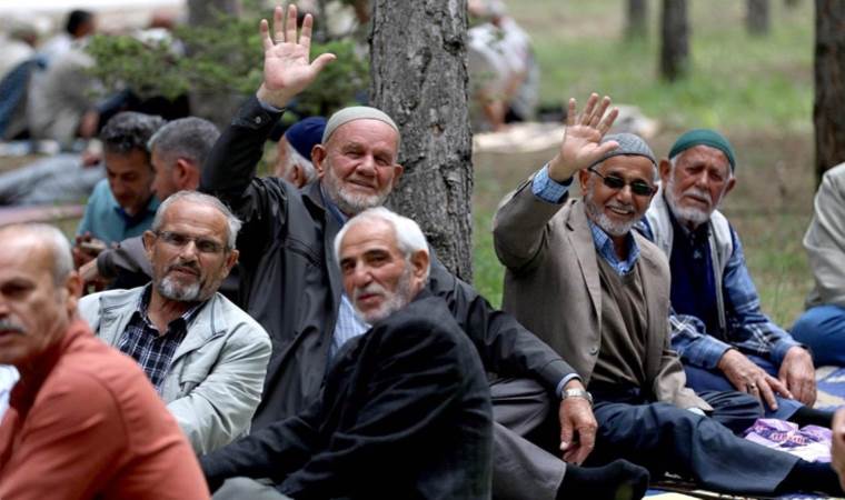 Aynı arabayı 13 kişiye sattı: 73 milyonluk vurgunda yaşlılar ve engelliler hedef alındı