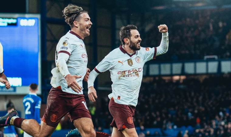 Manchester City zorlu deplasmanda geri döndü