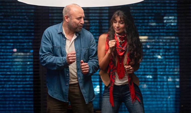 Halit Ergenç ve Tuba Büyüküstün'ün başrolünü paylaştığı 'Yarın Yokmuş Gibi' setinden ilk kareler