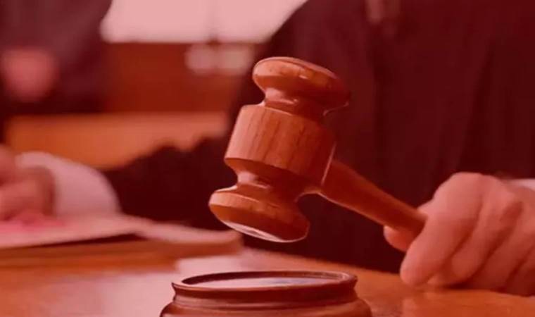 Şiddet gördüğü eşini öldürdüğü öne sürülen kadına 20 yıl hapis