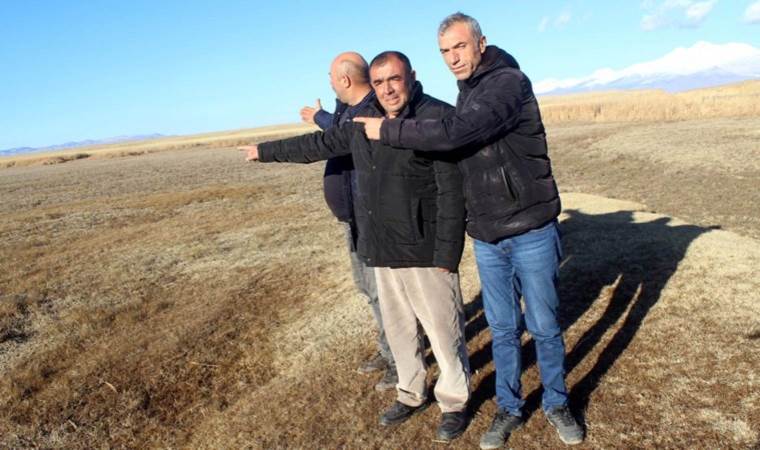 Kayseri'de göl buz tutmayınca hasat başlayamadı: "Mahallenin yüzde 80'i geçimini buradan sağlıyor"