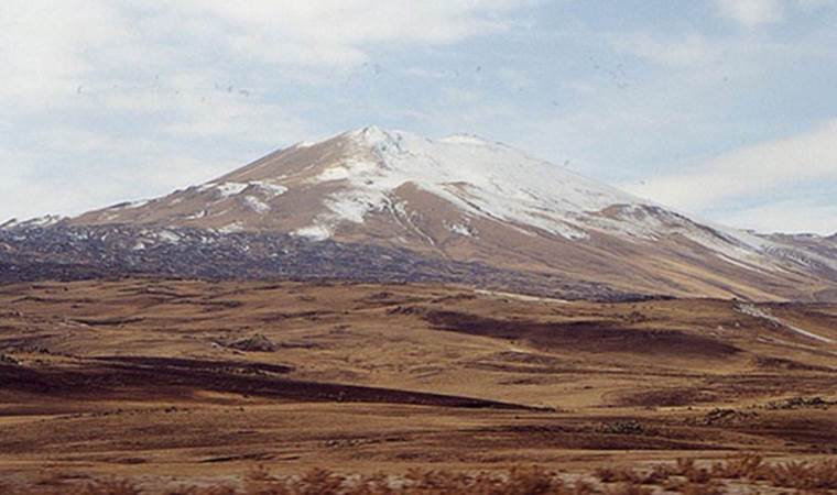 Prof. Dr. Ahmet Ercan'dan ‘yanardağ’ uyarısı: ‘Patlama yapabilir’