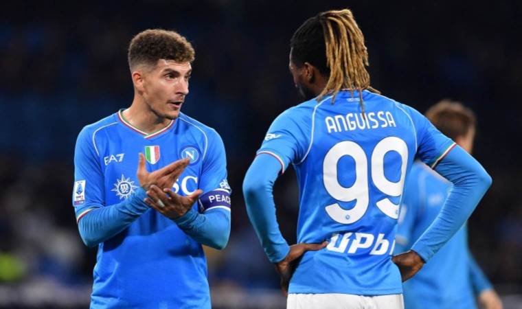 Napoli'de müthiş maç: 3 kırmızı kart 2 penaltı!