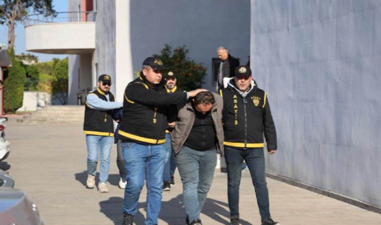 Taksinin bagajından tüfek ve 2 ruhsatsız silah çıktı!