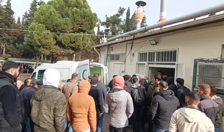 Gaziantep'te feci olay: Üzerine yük asansörü düşen ayakkabıcı öldü