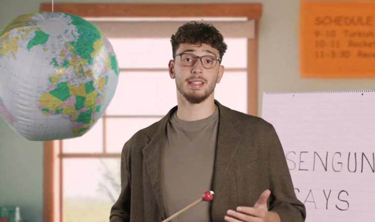 Alperen Şengün'den takım arkadaşlarına Türkçe dersi