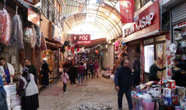 Hatay'da tarihi Uzun Çarşı'da hüzünlü yılbaşı: 'Bu topraklarda bir gecede her şey kaybedildi'