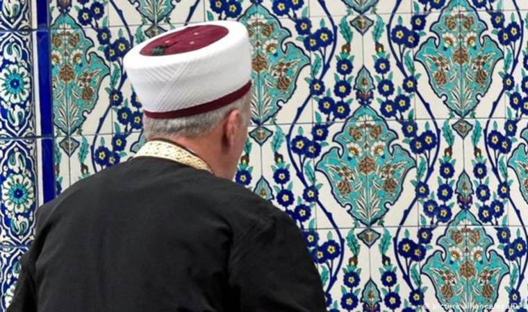 Fransa'da imam kararı: 'Kendi ülkemizde yetiştireceğiz'