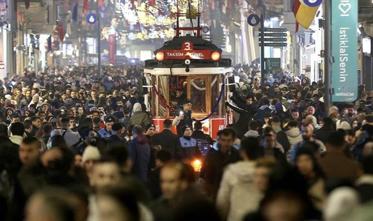 Taksim'de yılbaşı yoğunluğu